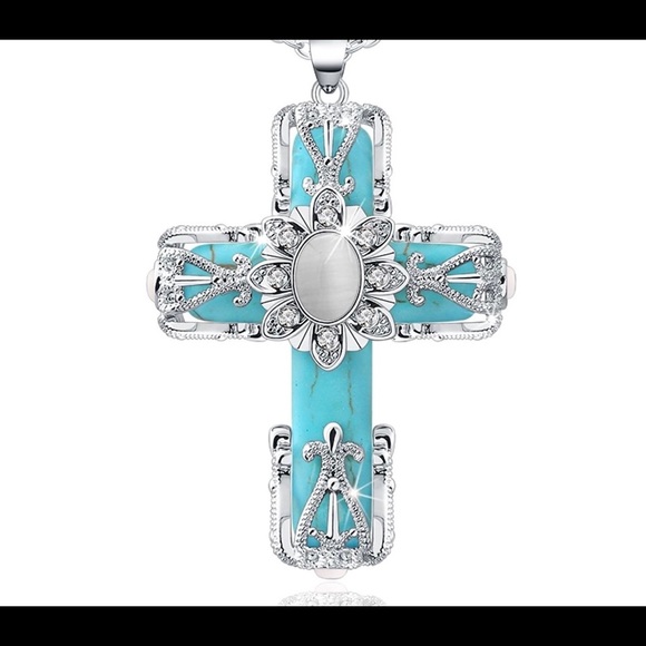 Beautiful Cathedral Cross - Picture 1 of 3